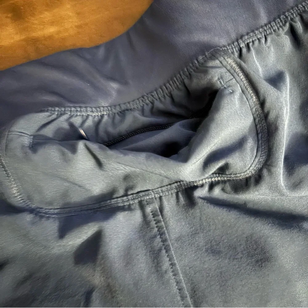 Under Armour navy blue shorts small - Picture 7 of 7